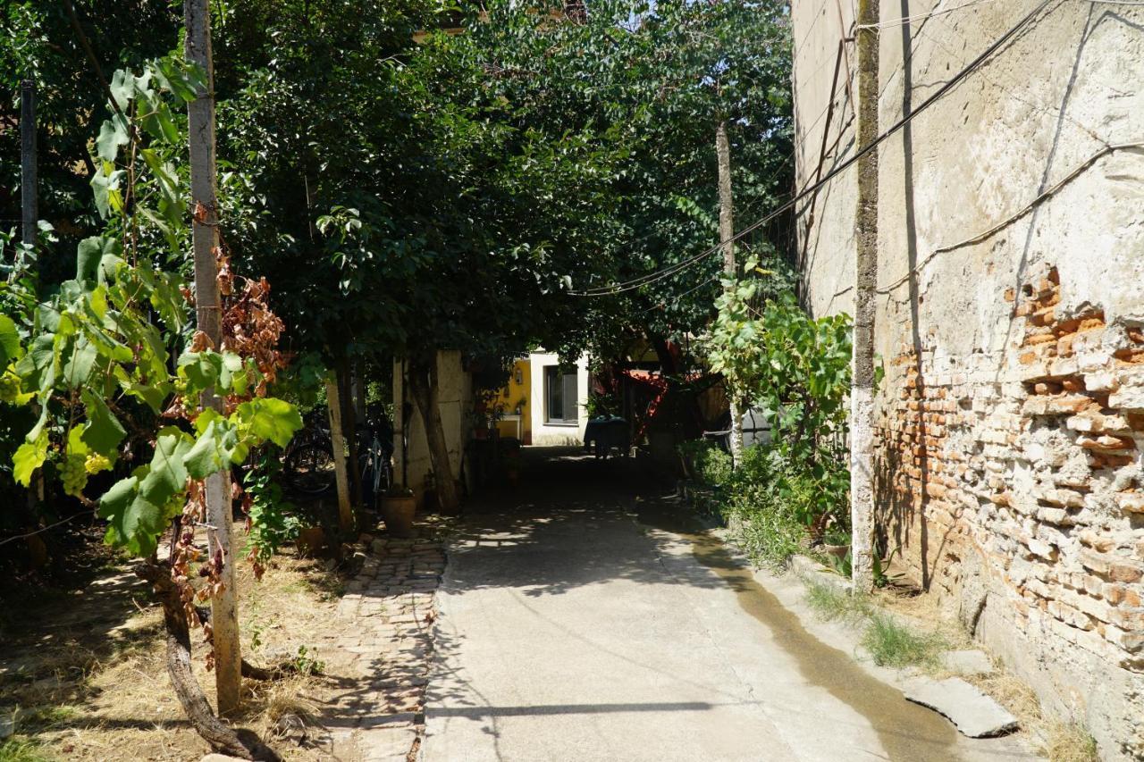 Albaniantrip Rooms And Apartments Тирана Экстерьер фото