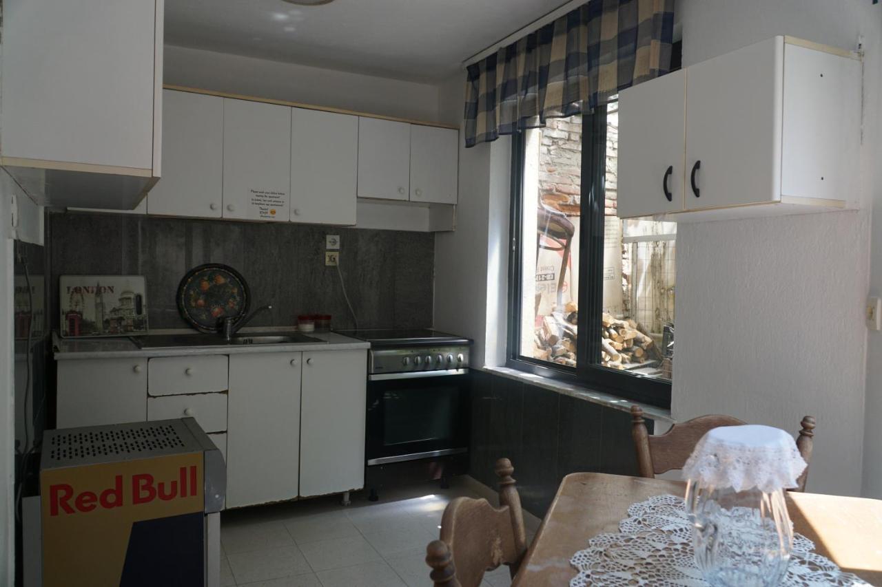 Albaniantrip Rooms And Apartments Тирана Экстерьер фото